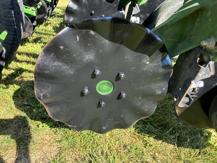 2011-john-deere-1790-image-41