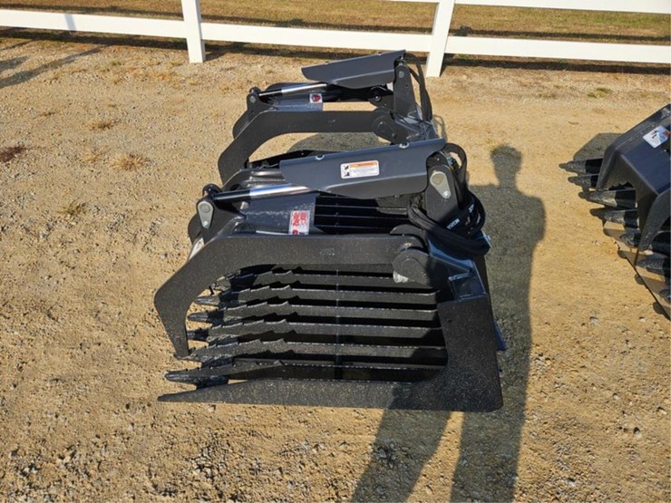 #3028-•-new-stout-62-3-grapple-bucket-image-2