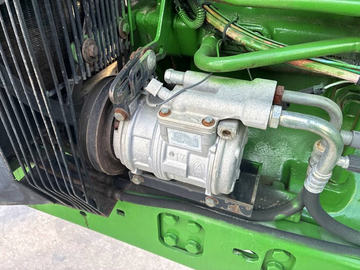 1994-john-deere-4560-image-34