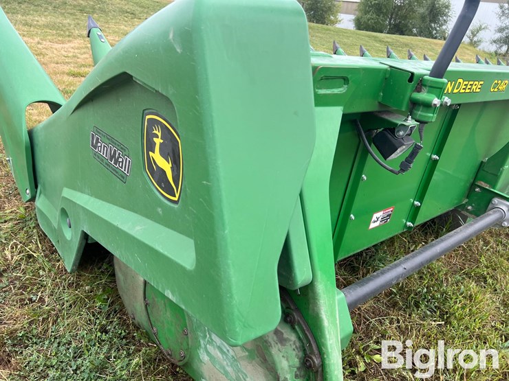 2021-john-deere-c16r-image-12
