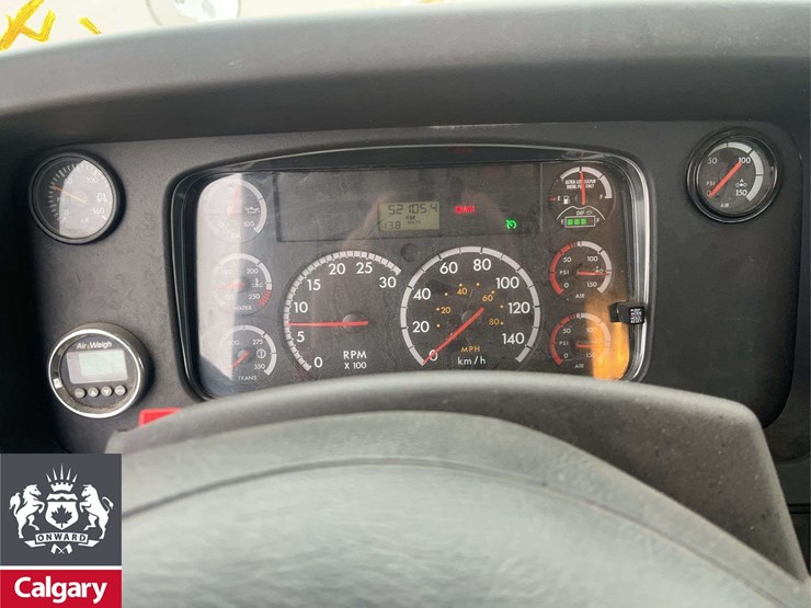 2015-freightliner-114sd-image-12