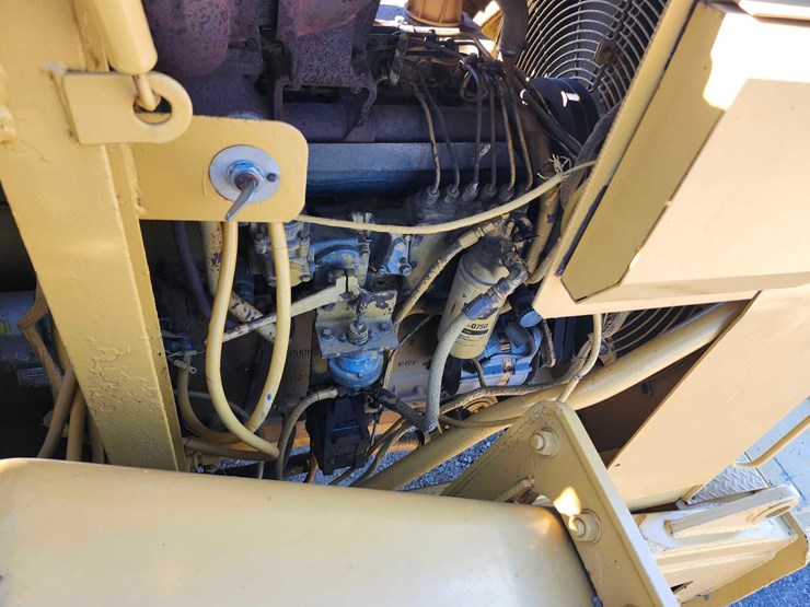 1980-caterpillar-627b-push-pull-scraper-image-37