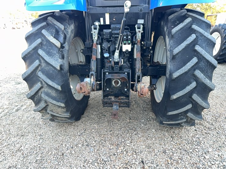 new-holland-t6070-image-44