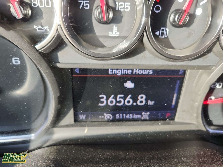 2021-chevrolet-silverado-2500hd-image-8