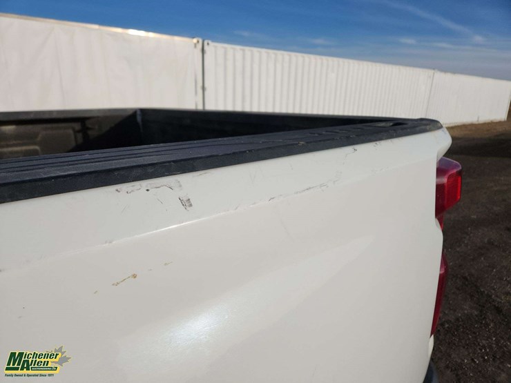 2021-chevrolet-silverado-2500hd-image-36