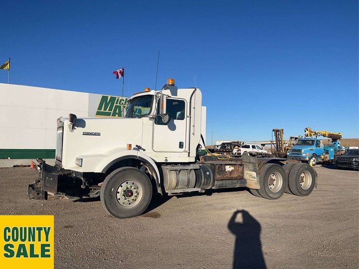 2016-kenworth-t800-image-1