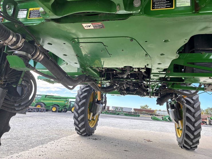 2014-john-deere-r4038-image-57