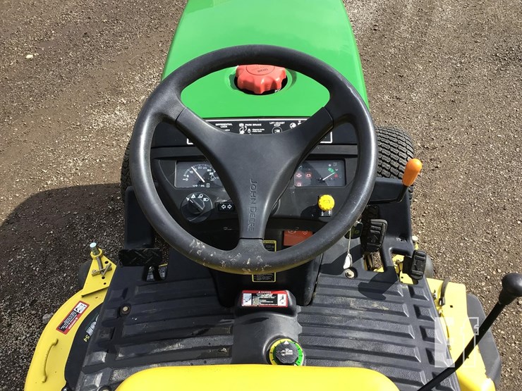 2004-john-deere-2210-image-13