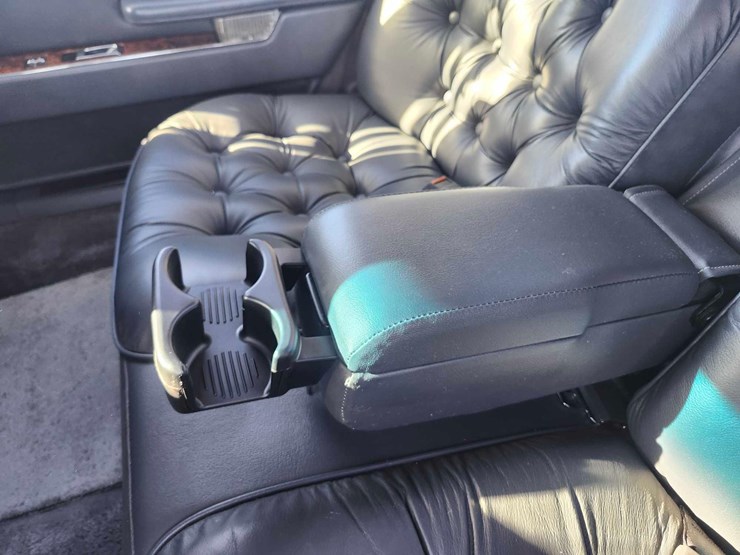 1990-chrysler-new-yorker-fifth-avenue-image-40