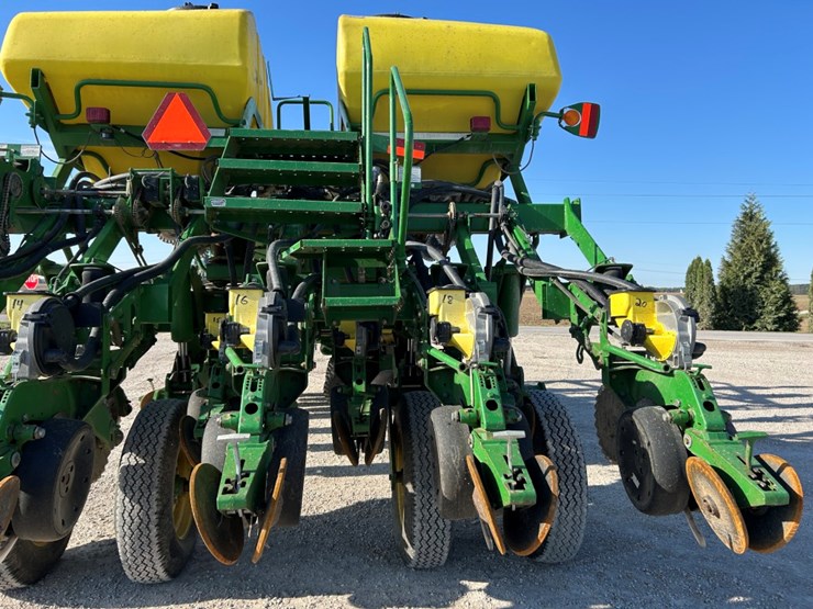 2004-john-deere-1790-image-36