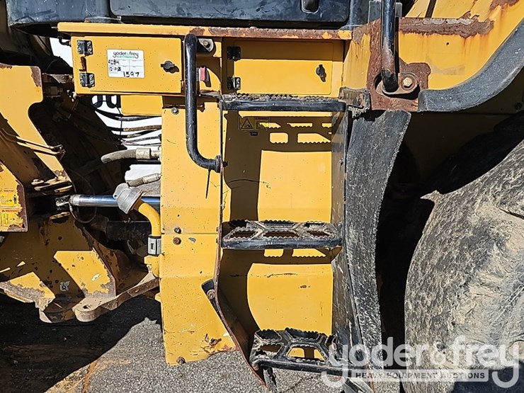 2017-caterpillar-966m-image-24