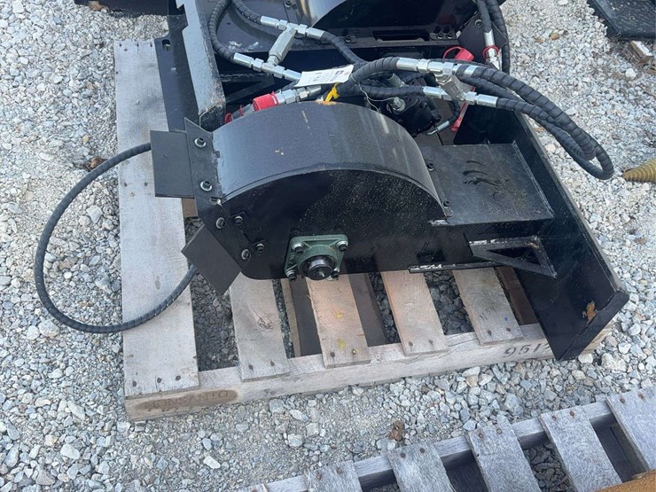 mini-skid-steer-stump-grinder-image-3