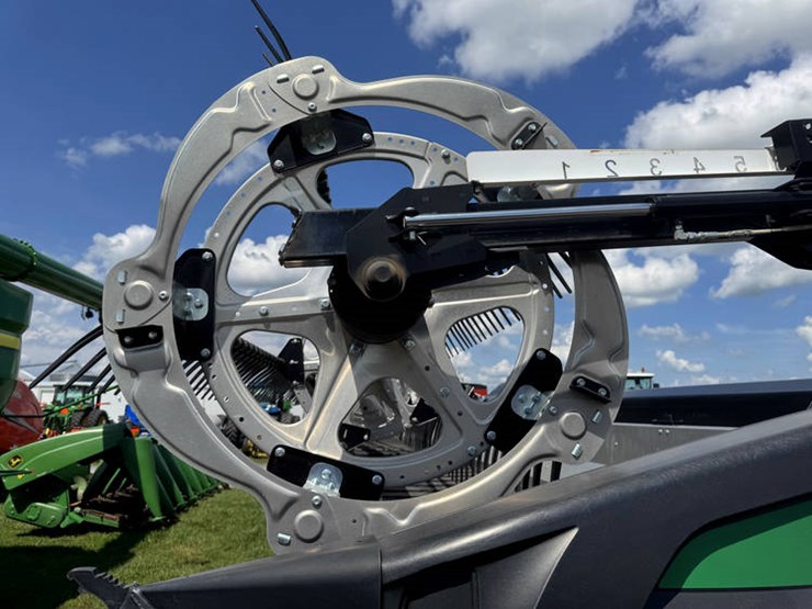 2023-mac-don-fd240-image-45