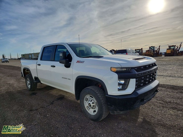 2020-chevrolet-silverado-2500hd-image-4