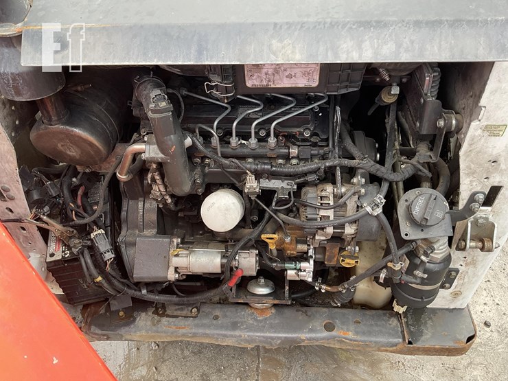 2017-bobcat-s570-image-11