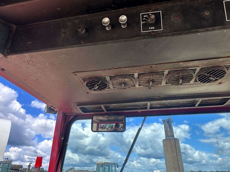 farmall-1066-hydro-image-35