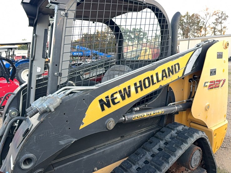 new-holland-c227-image-61