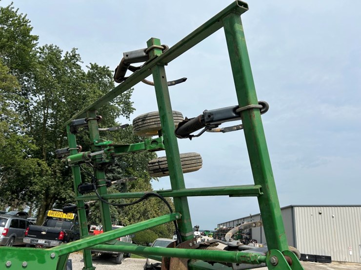 2002-john-deere-2400-image-13