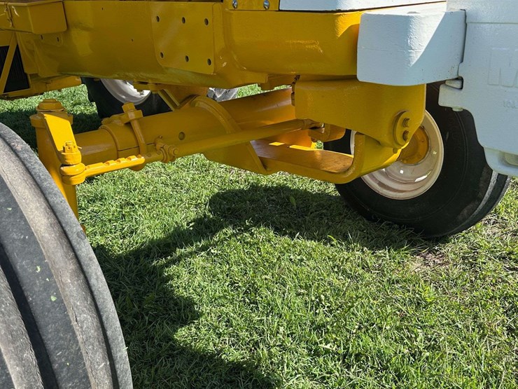 minneapolis-moline-g940-image-13