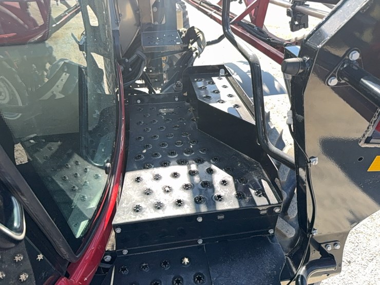 2023-case-ih-4350-patriot--sprayer-image-126