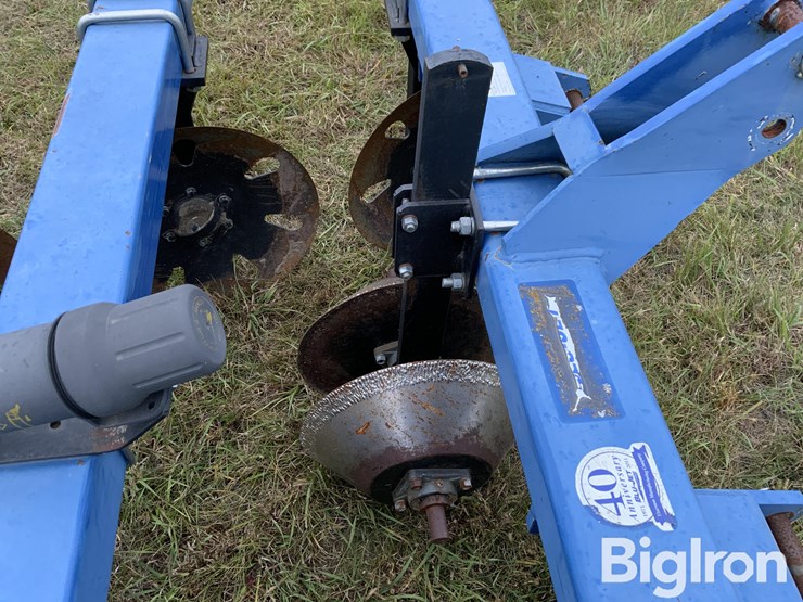 2011-blu-jet-track-master-image-19