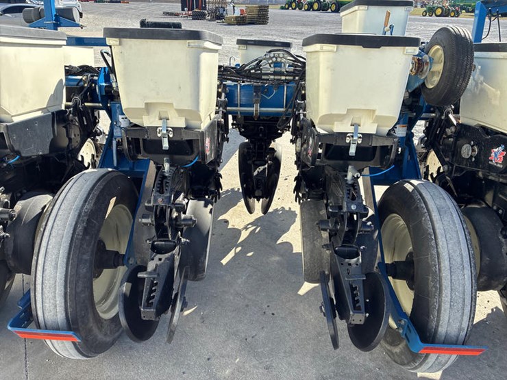 2014-kinze-3000-image-35