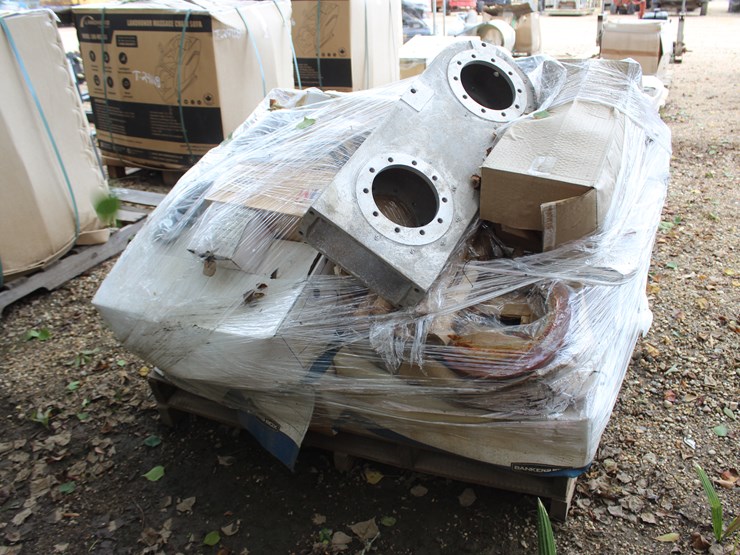 #5221-•-pallet-of-misc-items-image-1