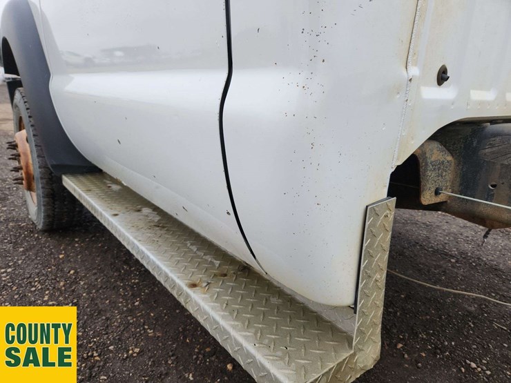 2013-ford-f550-image-39