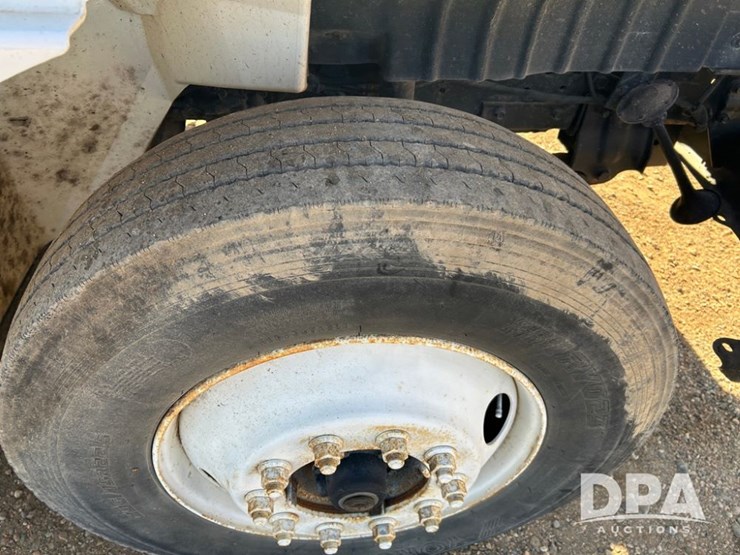 2005-ihc-4400-dry-tender-truck-(cp1274,-unit-ag706)-image-32