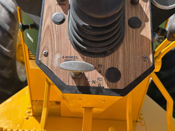 minneapolis-moline-g850-image-56