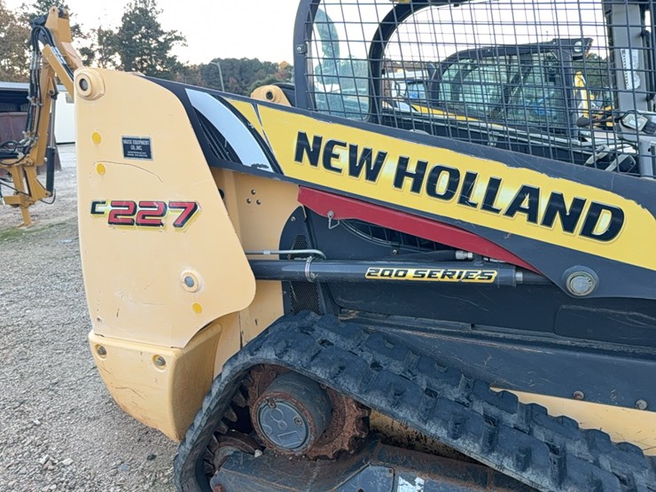 new-holland-c227-image-50