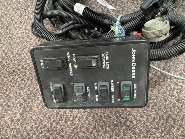 2011-john-deere-1790-image-60