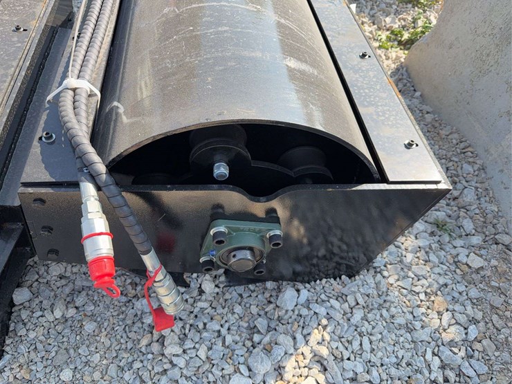 giyi-skid-steer-vibratory-roller-image-2