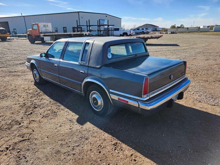 1990-chrysler-new-yorker-fifth-avenue-image-2