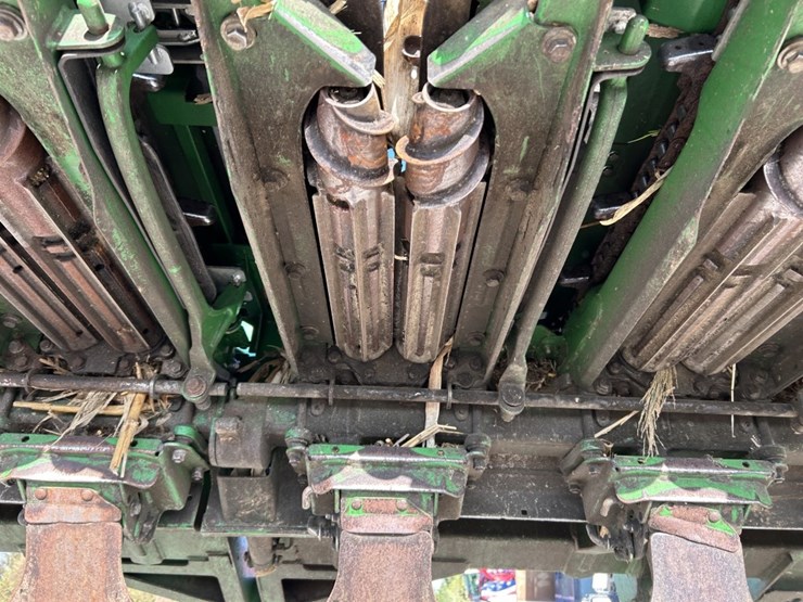 2021-john-deere-c18f-image-57