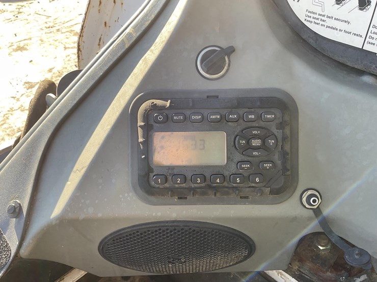 2016-bobcat-s570-image-16