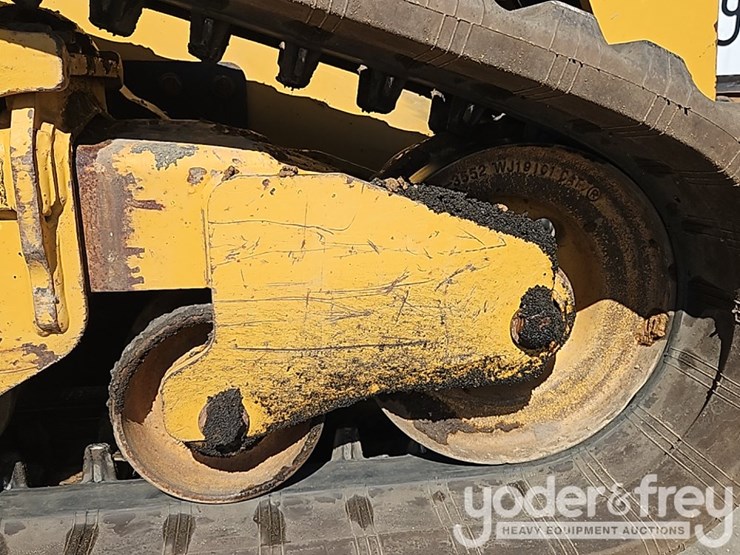 2020-caterpillar-299d3-image-12