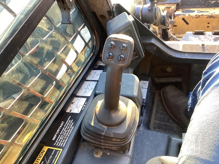 2021-deere-325g-image-15