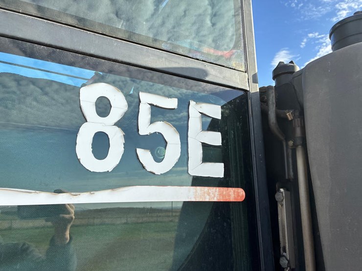 #114632-•-cat-85e-#6js00405-image-33