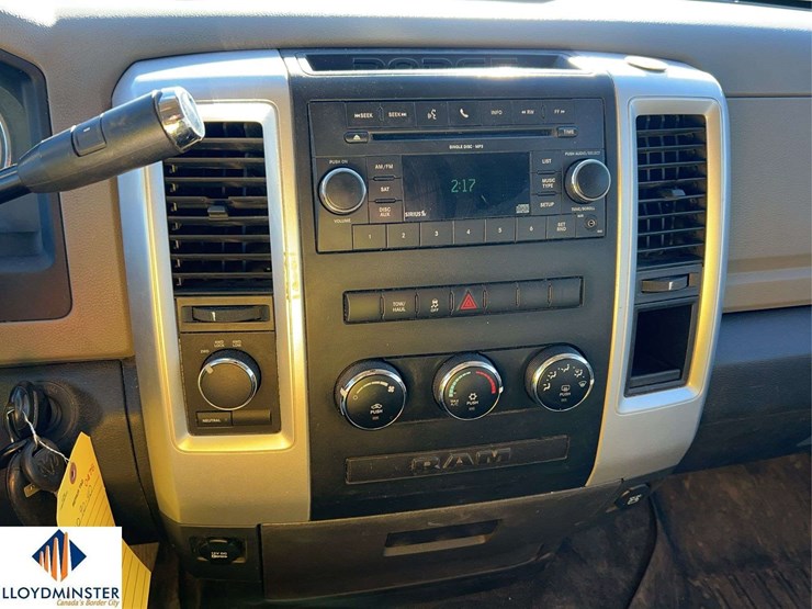 2011-ram-1500-slt-image-9