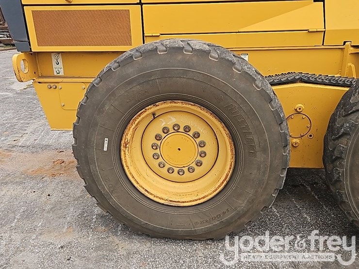 2019-deere-670g-image-11