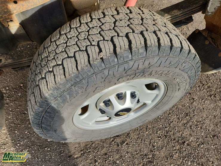 2020-chevrolet-silverado-2500hd-image-30