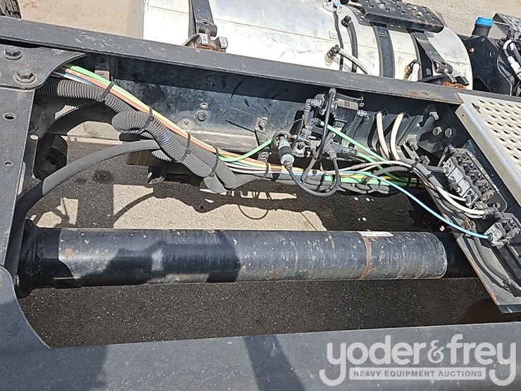 2017-international-8600-image-31