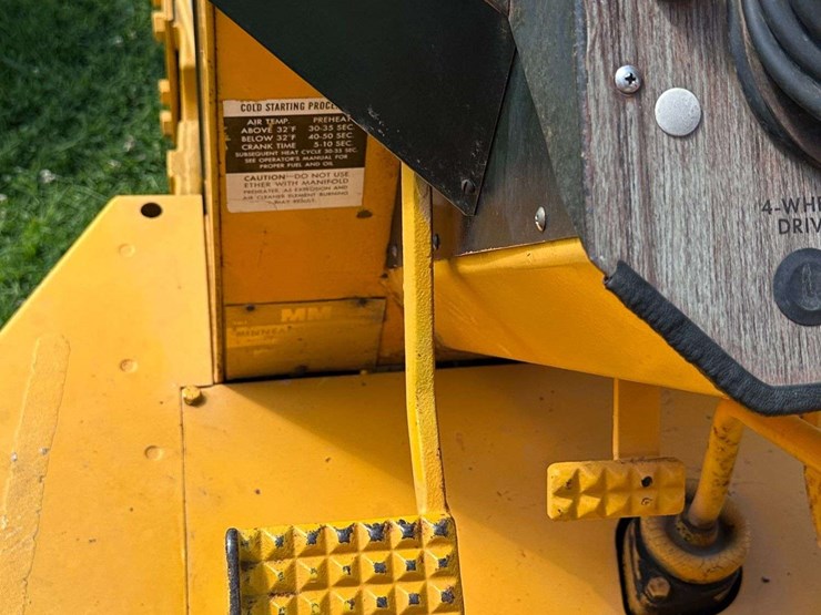 minneapolis-moline-g1355-image-54