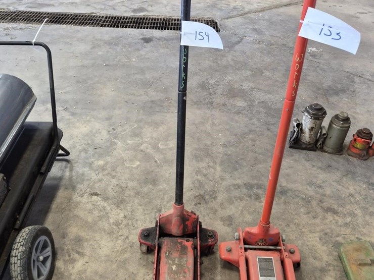 hydraulic-floor-jack-image-1