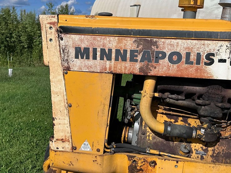 minneapolis-moline-g550-image-16