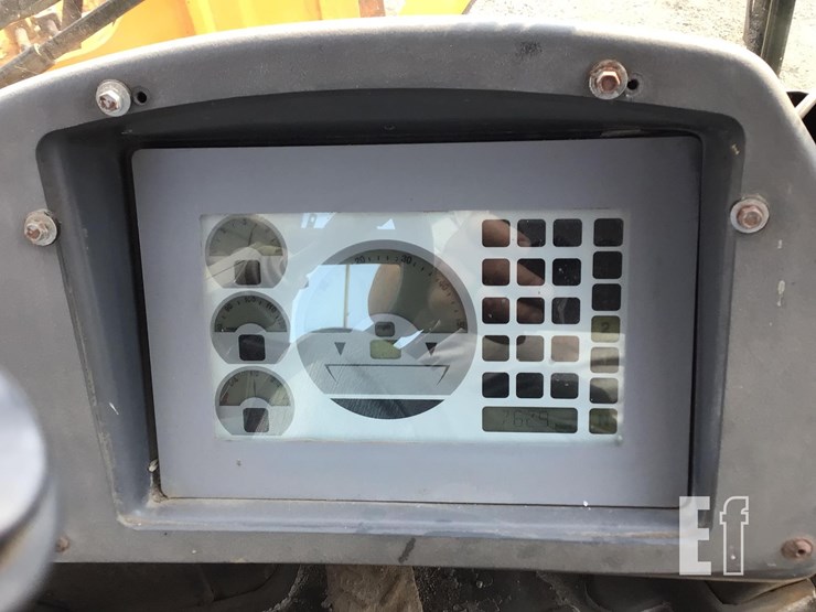 2007-deere-244j-image-21