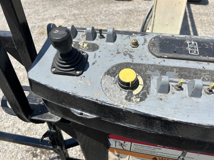 2008-jlg-800a-image-27