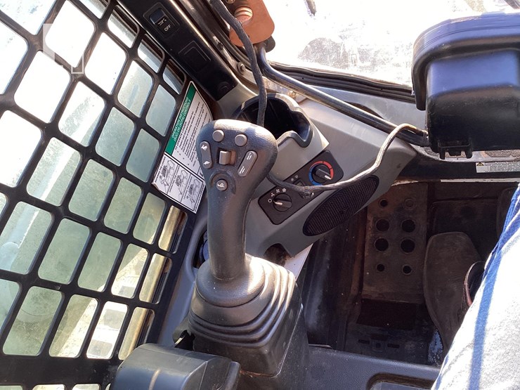 2020-bobcat-t870-image-15