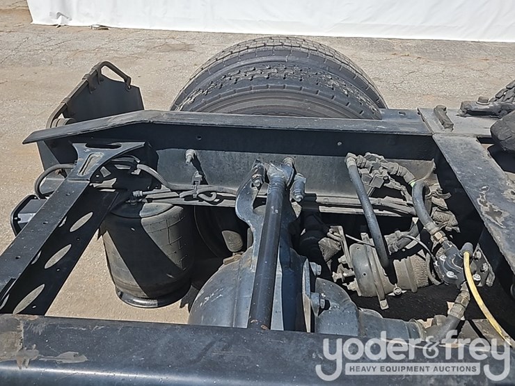 2017-international-8600-image-25